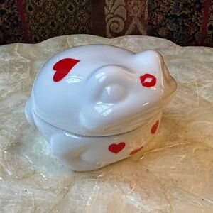 White Ceramic Frog Takahashi Trinket Box with Red Heart Accents